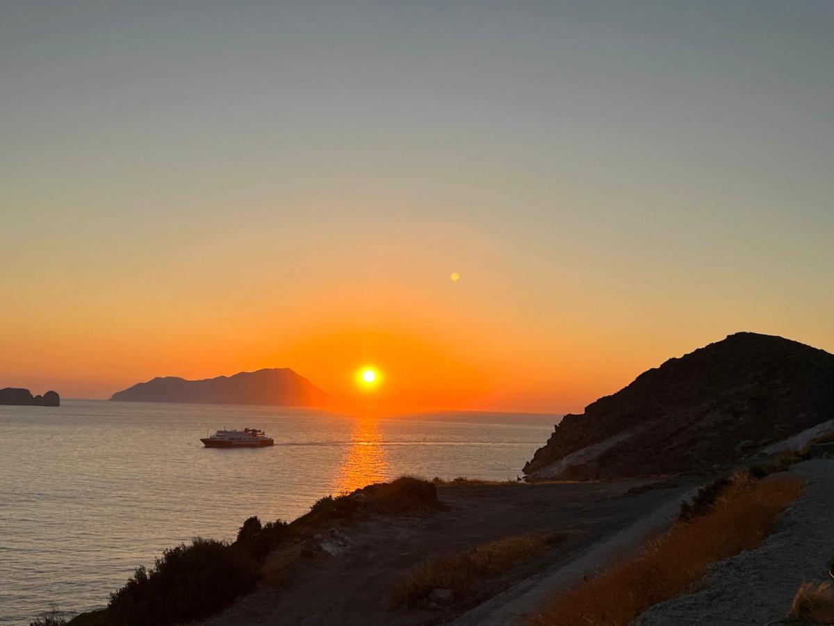 Echoes Milos Plaka  Exterior foto